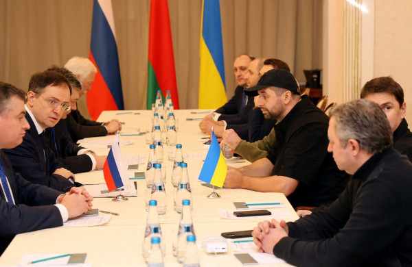 Πόλεμος στην Ουκρανία: Ολοκληρώθηκαν οι διαπραγματεύσεις του Κιέβου με τη Μόσχα – Γιατί γυρίζουν στις πατρίδες τους