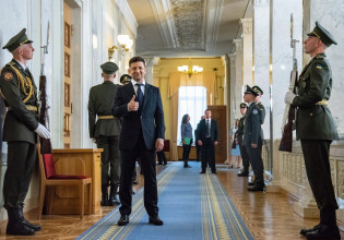 Πόλεμος στην Ουκρανία: Γιατί οι Ρώσοι θέλουν να ρίξουν τον Βολοντίμιρ Ζελένσκι;