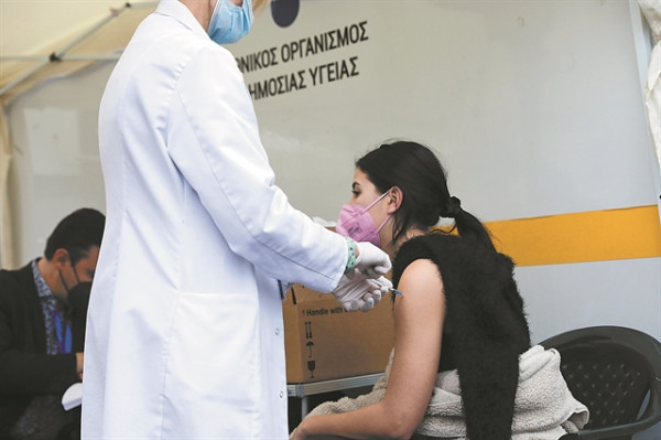 Κοροναϊός: Η Όμικρον και τα… μυστήρια της ανοσίας