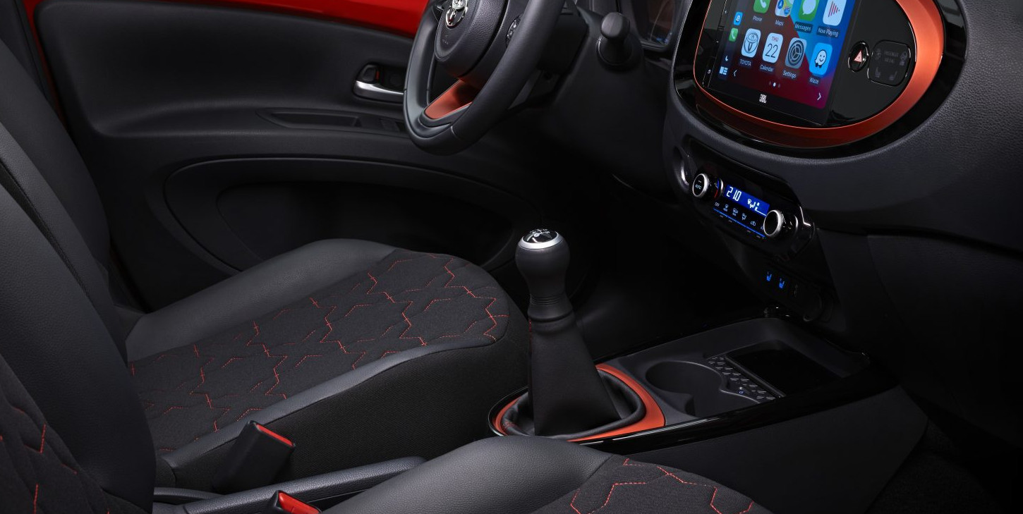 Προσομοιωτή «μηχανικού» κιβώτιο για ηλεκτροκίνητα εξελίσσει η Toyota