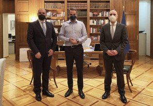 Μητσοτάκης: Συνάντηση με τους προέδρους της ΚΕΕΕ και του ΕΒΕΑ για την ακρίβεια