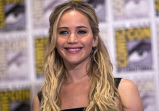 Μητέρα για πρώτη φορά έγινε η Τζένιφερ Λόρενς