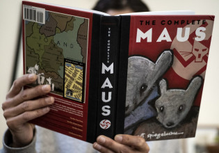 Λέσχη Απαγορευμένων Βιβλίων: Οι έφηβοι που αντιστέκονται στον αμερικανικό συντηρητισμό… διαβάζοντας