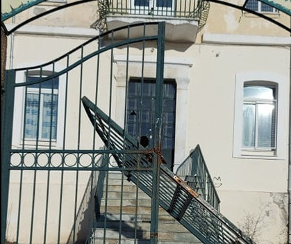 Ελασσόνα: Στο έλεος των βανδάλων ένα ιστορικό σχολείο