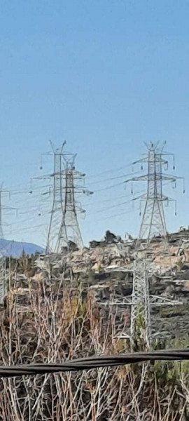 Πεντέλη: Ξεκίνησε η απομάκρυνση των πυλώνων με εντυπωσιακό τρόπο