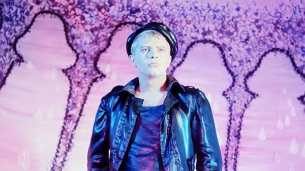 Φόρος τιμής στον James Bidgood, τον μετρ της ΛΟΑΤΚΙ φωτογραφίας