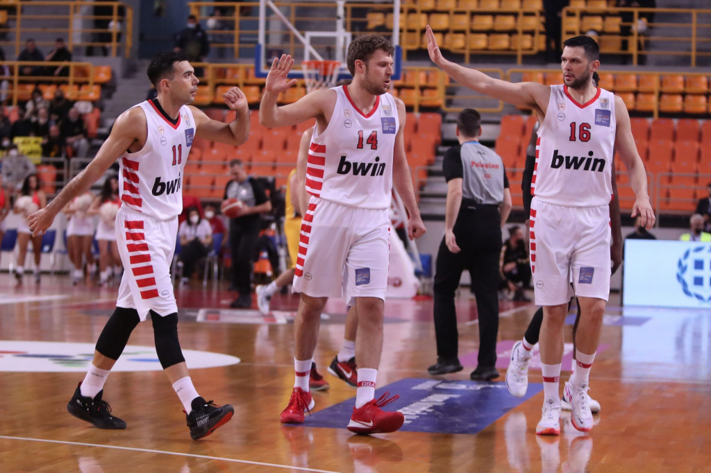 Η παρακάμερα από τη νίκη του Ολυμπιακού κόντρα στην ΑΕΚ