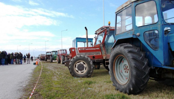 Αγρότες: Πανελλαδική σύσκεψη εκπροσώπων αγροτικών μπλόκων την Κυριακή στη Νίκαια Λάρισας