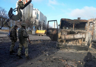 Δημοσκόπηση: Αγωνιούν οι Έλληνες για τον πόλεμο στην Ουκρανία – Θα επηρεαστεί η οικονομία μας λέει το 80%