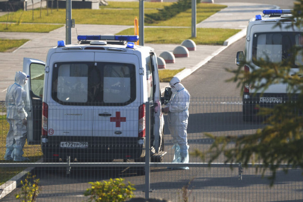 Ρωσία: Άνδρας έπεσε από τον 18ο όροφο πάνω σε 10χρονο κοριτσάκι