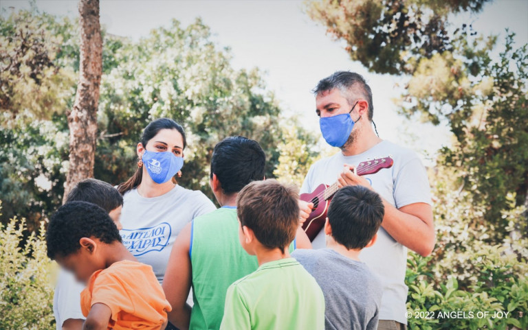 Δεκάδες «Άγγελοι της Χαράς» για παιδιά που νοσηλεύονται, ΑμεΑ και ηλικιωμένους