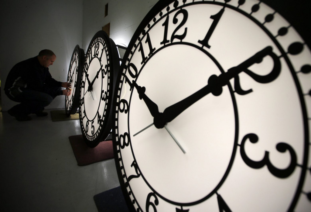 Ο Αϊνστάιν επιβεβαιώνεται: Ατομικά ρολόγια μετρούν τη διαστολή του χρόνου στη μικρότερη μέχρι σήμερα κλίμακα