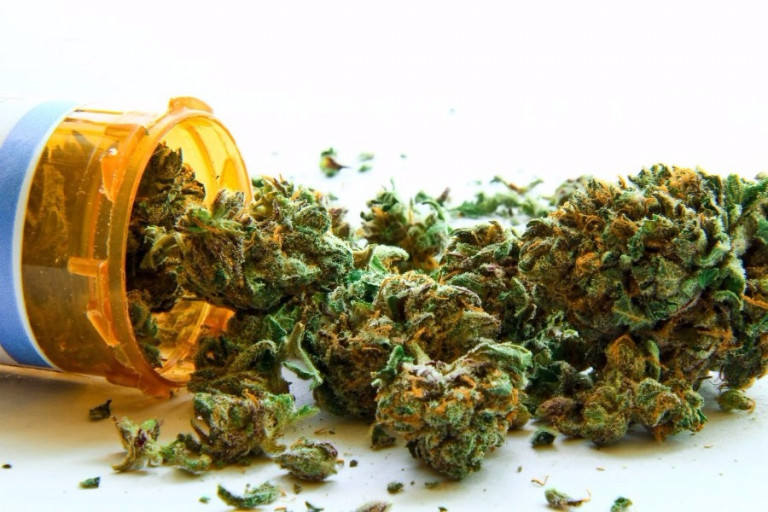 Θωμαΐδης: Πέμπτη στην Ευρώπη η Αθήνα στη χρήση κάνναβης – Καπνίζουν 1 στους 10 κατοίκους