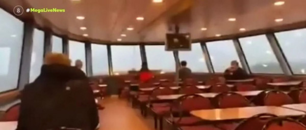 Γερμανία: Γιγάντιο κύμα έσπασε τα τζάμια σε φέρι μποτ