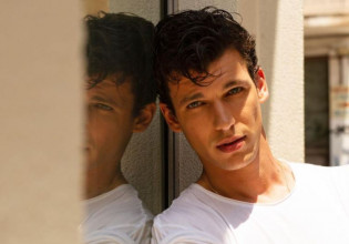 Βασίλης Μίχας: «Είχα σχέση με μια γυναίκα 10 χρόνια μεγαλύτερη»