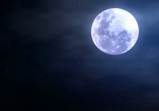 Πανσέληνος του χιονιού: Απόψε η κορύφωσή της – Γιατί ονομαζόταν «φεγγάρι της πείνας»