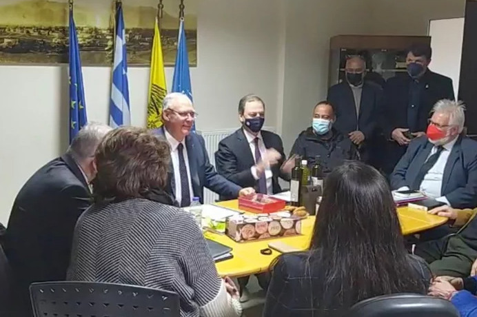 Livanos apologises for his stance when Sparta Mayor Petros Doukas said ND bought off votes in 2007