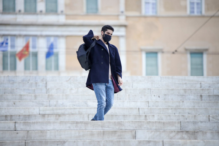 Κοροναϊός: Για πόσο καιρό θα μας «συντροφεύει» η μάσκα - Τι λέει ο Δημόπουλος για τη χορήγηση τέταρτης δόσης