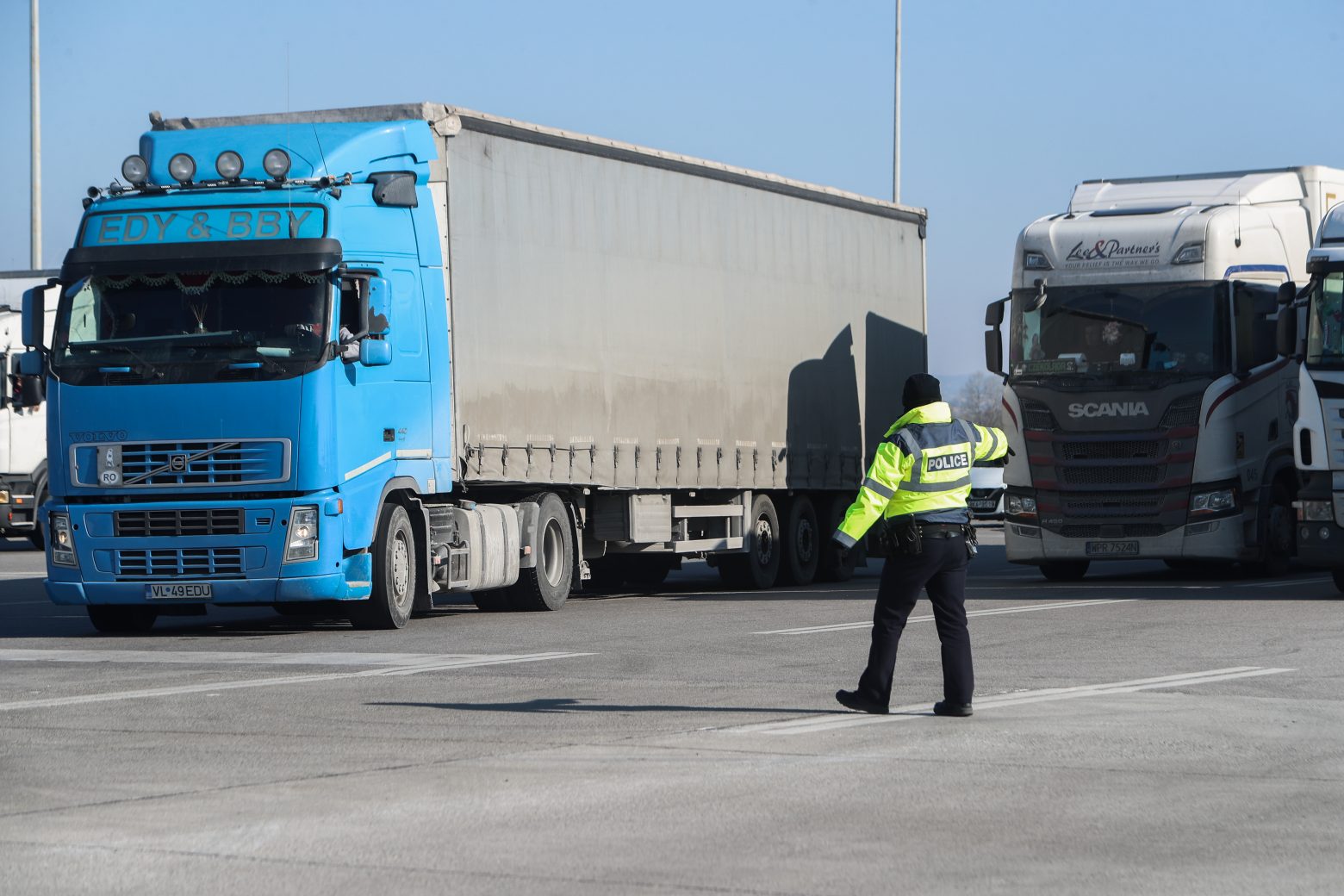 Κακοκαιρία: Άρση της απαγόρευσης κυκλοφορίας για τα φορτηγά στην παλαιά εθνική Ελευσίνας - Θήβας