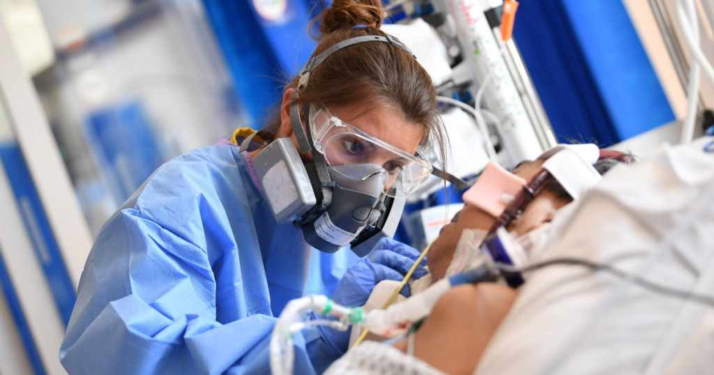 EODY: 77 COVID-19 deaths, over 15,000 new infections in last 24 hours, 463 intubated