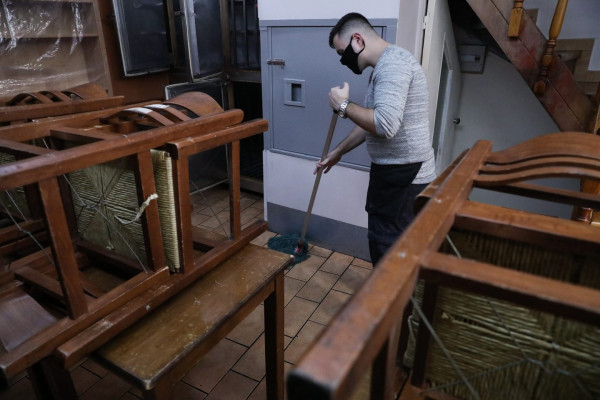 Εστίαση: Πώς οι έλεγχοι για τον κοροναϊό αποκαλύπτουν «γαλέρες»