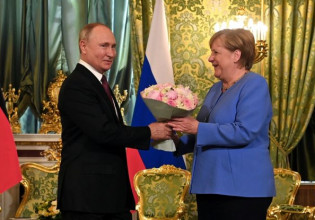 Πόλεμος στην Ουκρανία: «Η Μέρκελ καταλληλότερος μεσολαβητής μεταξύ Κιέβου και Μόσχας»