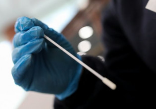 Κοροναϊός: Πλασματική η εικόνα για τα κρούσματα – Ανησυχία για τους θανάτους