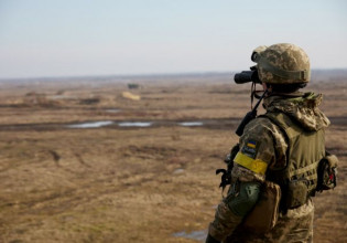 ΗΠΑ: Οι κυρώσεις θα μετέτρεπαν τη Ρωσία σε «παρία» της διεθνούς κοινότητας, προειδοποιεί ο Λευκός Οίκος