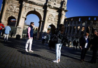 Ιταλία: Τέλος στη χρήση μάσκας σε υπαίθριους χώρους – Ανοίγουν και  οι ντισκοτέκ