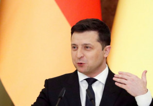 Ζελένσκι: Δεν βλέπει πόλεμο με τη Ρωσία – Αν, όμως, γίνει θα επιβάλει στρατιωτικό νόμο