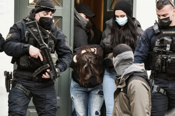 Κυψέλη: «Έχουν ευθύνη και η εισαγγελία και οι κοινωνικές υπηρεσίες του δήμου» λέει η Μιχαηλίδου