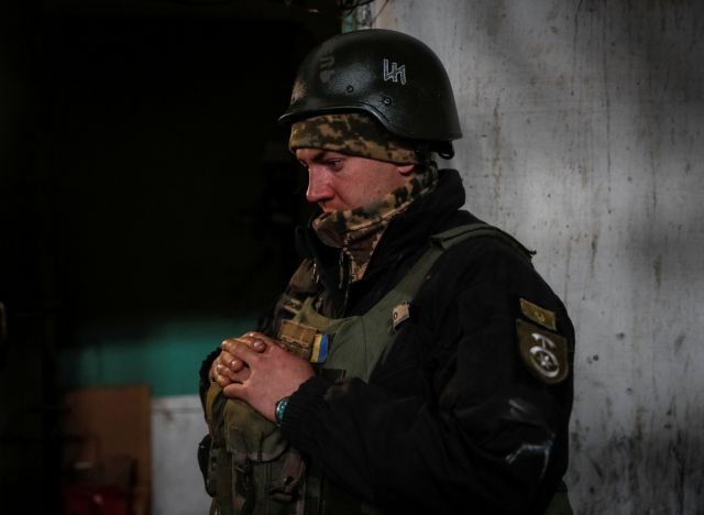 Ουκρανία: Εκατέρωθεν μετακινήσεις στρατευμάτων στα σύνορα - Ασκήσεις ισορροπίας Δύσης και Ρωσίας