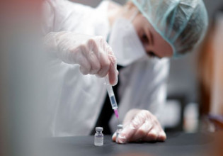 Κοροναϊός: Οι νοσηλείες στις ΜΕΘ και ο ρόλος του εμβολίου – Σύγκριση ανάμεσα σε Δέλτα και Όμικρον