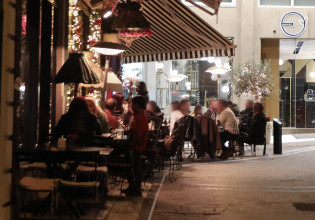 Κοροναϊός: Τι τρομάζει τους ειδικούς και πατούν «φρένο» στην χαλάρωση των μέτρων – Τρία τα «κλειδιά» που ανοίγουν την κανονικότητα