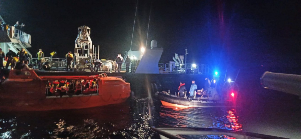 Κέρκυρα: Πώς είναι η κατάσταση της υγείας των πυροσβεστών της ΕΜΑΚ που επενέβησαν στο φλεγόμενο πλοίο