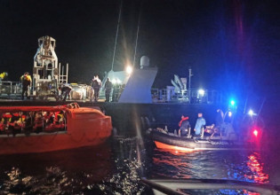 Κέρκυρα: Πώς είναι η κατάσταση της υγείας των πυροσβεστών της ΕΜΑΚ που επενέβησαν στο φλεγόμενο πλοίο