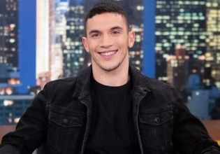 Συγκλονίζει ο Άγγελος Πεντάρης: Τεσσάρων μηνών διαγνώστηκα με εγκεφαλική παράλυση και τετραπληγία