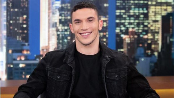 Συγκλονίζει ο Άγγελος Πεντάρης: Τεσσάρων μηνών διαγνώστηκα με εγκεφαλική παράλυση και τετραπληγία