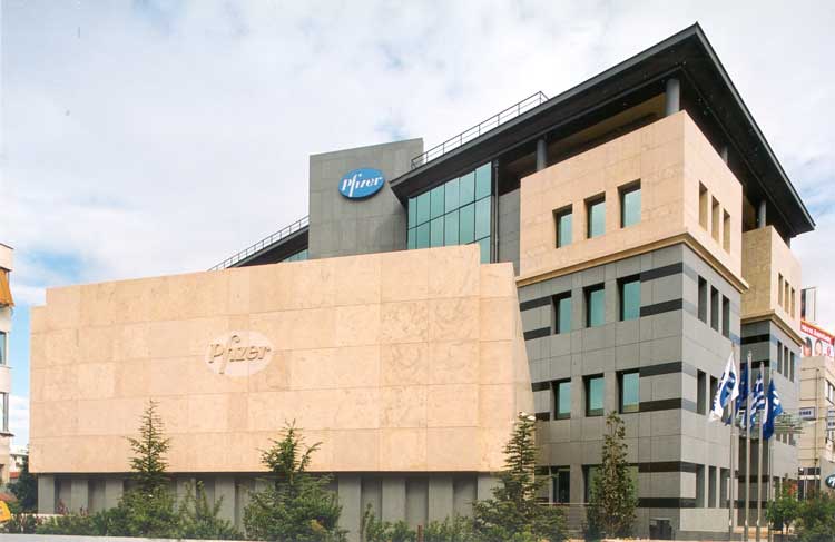 Pfizer: Εταιρική κοινωνική ευθύνη με κοινωνικό πρόσημο