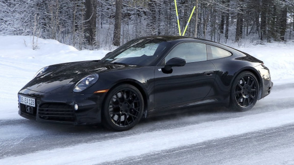 Porsche 911:  Aνανέωση με υβριδικές και off-road προεκτάσεις