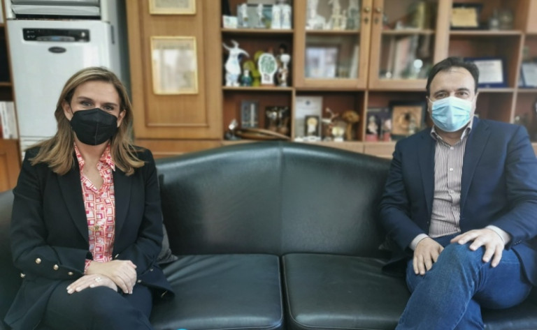 Τρίκαλα: Στο επίκεντρο η ψυχική υγεία στη συνάντηση του Δημάρχου με την Υφυπουργό Υγείας