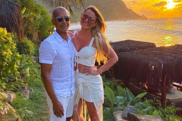 Μεγάλη μπάλα εκτός γηπέδου ο Ρομάριο – Νέος έρωτας με καλλονή 25 χρόνια μικρότερη (pics)