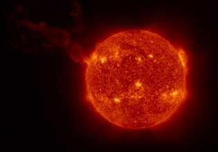 Γιγάντια έκρηξη στον Ήλιο απαθανατίστηκε από σκάφος σε τροχιά – Βίντεο