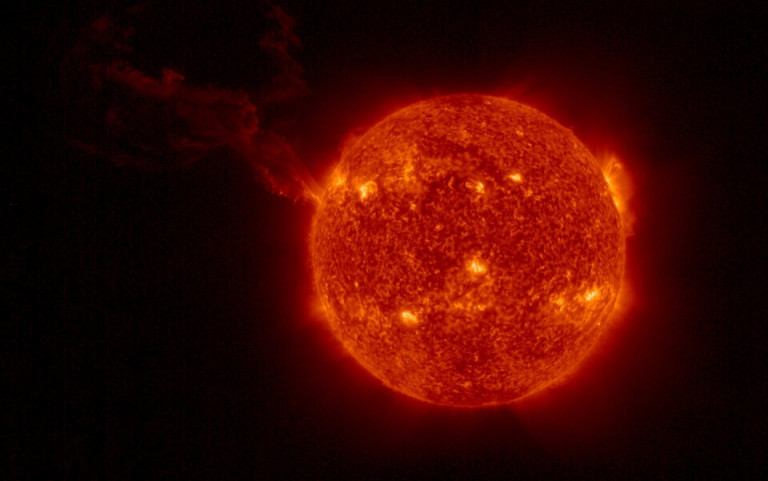 Γιγάντια έκρηξη στον Ήλιο απαθανατίστηκε από σκάφος σε τροχιά – Βίντεο