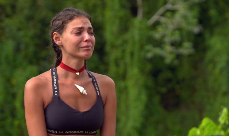Survivor: Ξέσπασε σε κλάματα η Βρισηίδα μιλώντας για την οικογένειά της – «Δεν τους λέω ότι τους αγαπώ»