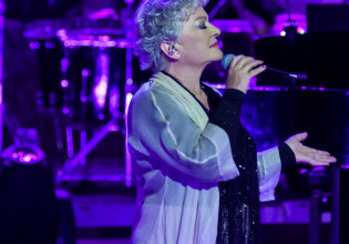 Η Τάνια Τσανακλίδου επιστρέφει με το «Μαγικό Κουτί»