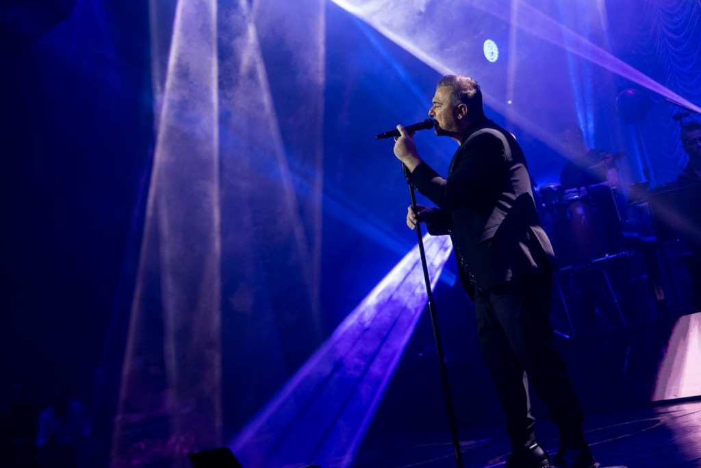 Αντώνης Ρέμος: Επιστρέφει στο NOX μετά τη χαλάρωση των μέτρων