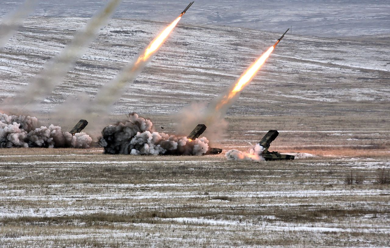 Πόλεμος στην Ουκρανία: Τι είναι τα θερμοβαρικά όπλα που φέρεται να χρησιμοποίησε η Ρωσία