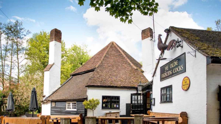 Ηνωμένο Βασίλειο: Η παλαιότερη παμπ κλείνει μετά από 1.229 χρόνια