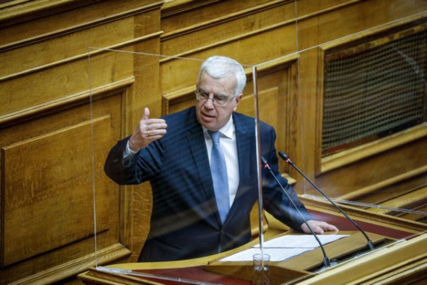 Βουλευτής ΝΔ: «Λεκές» το ζήτημα των νεκρών της πανδημίας, κάποιοι κάνουν την τρίχα, τριχιά